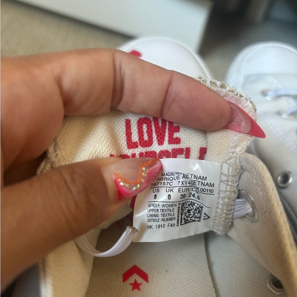Converse size 8 women’s - Picture 6 of 6